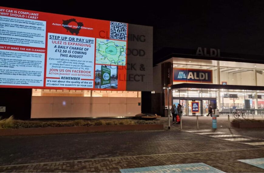 ULEZ Campaigners Light Up M&S with An projector